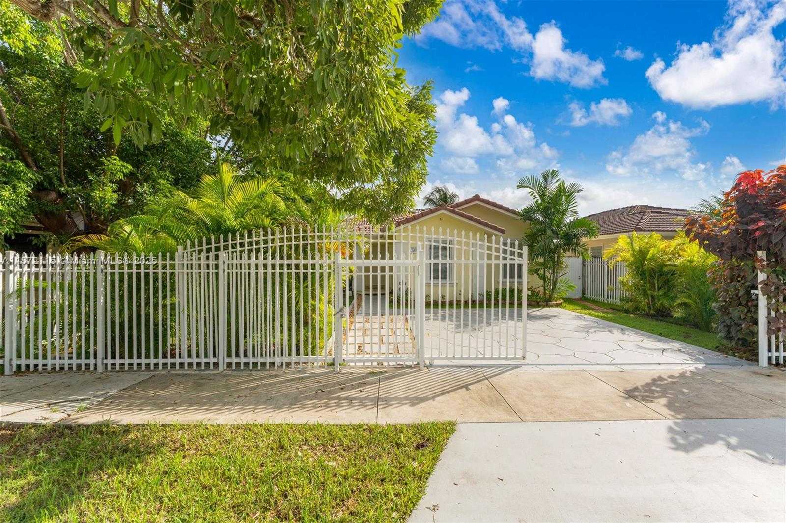 Small Image of 13471 SOUTH WEST 278TH TER, Homestead Number 2