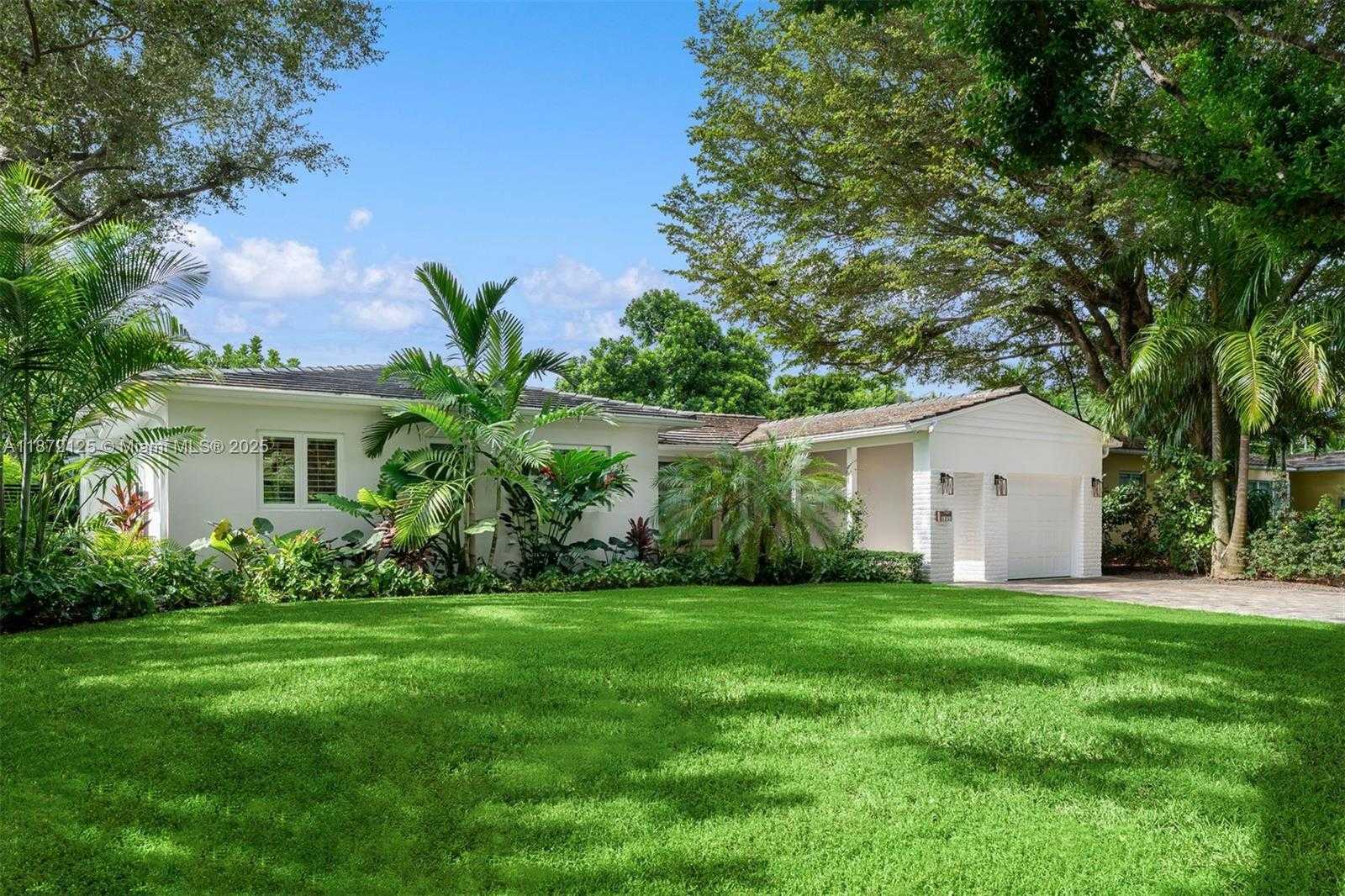 Small Image of 1232 MANATI AVE, Coral Gables Number 2