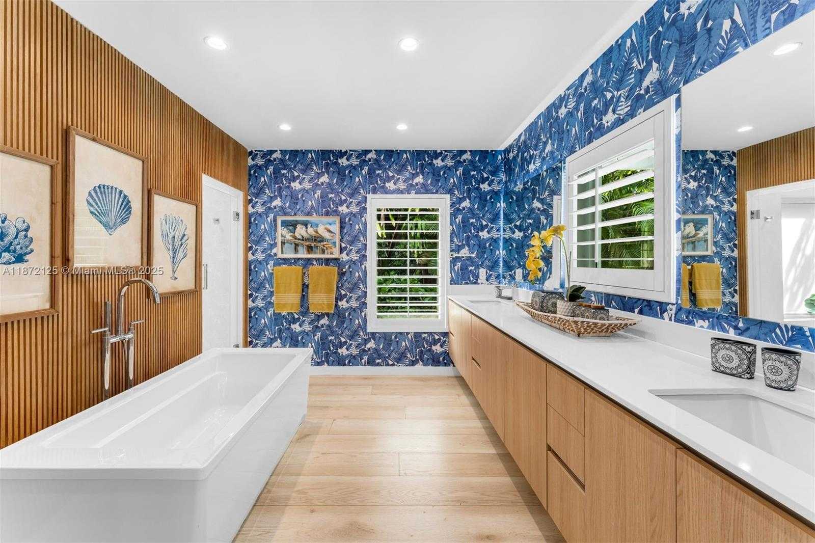 Small Image of 1232 MANATI AVE, Coral Gables Number 9