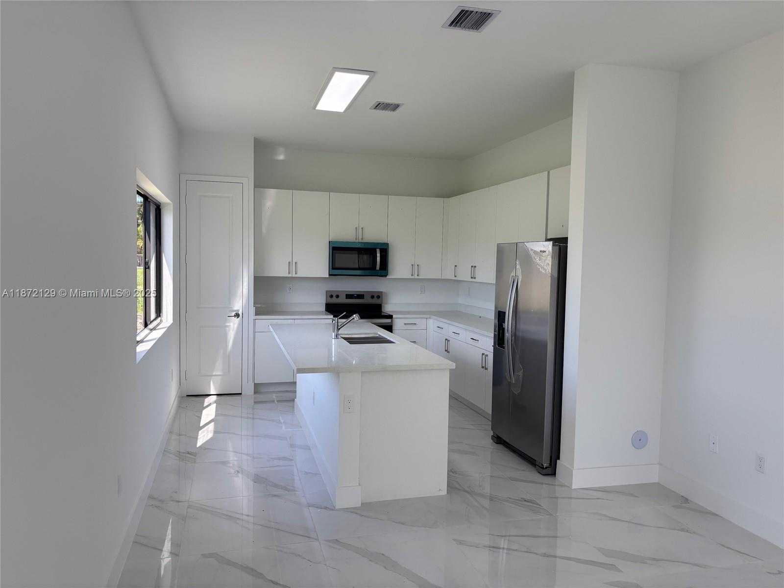 Small Image of 18902 SW 316th St, Homestead, FL 33035, USA Number 2