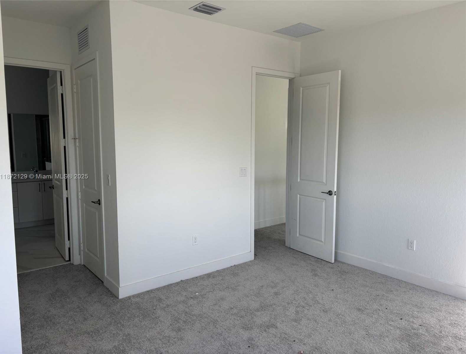 Small Image of 18902 SW 316th St, Homestead, FL 33035, USA Number 3