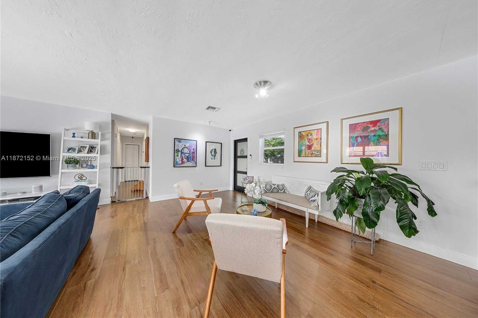 Small Image of 9271 SOUTH WEST 58 TERR, Miami Number 11