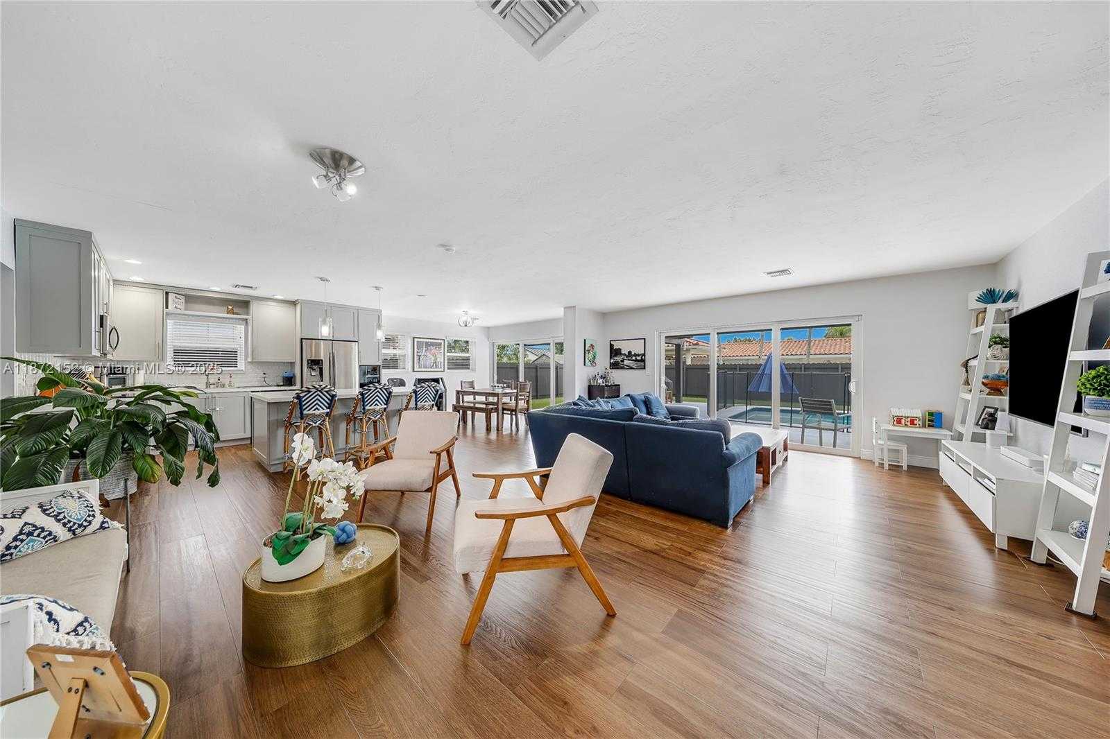 Small Image of 9271 SOUTH WEST 58 TERR, Miami Number 12