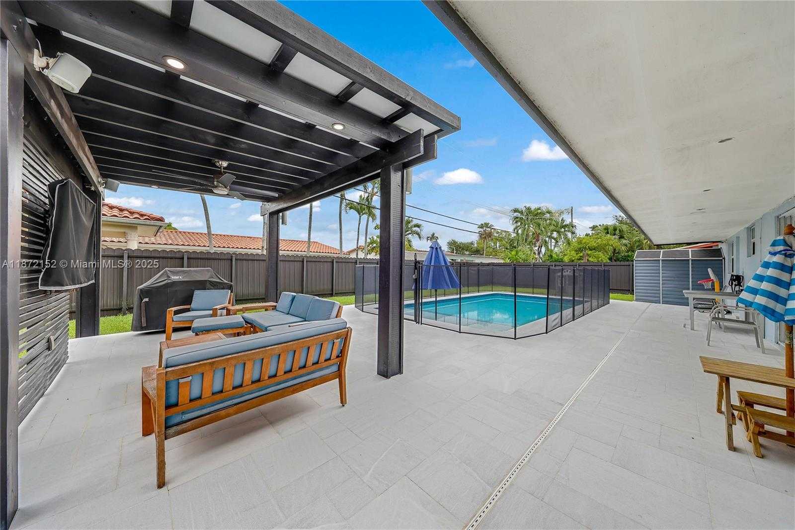 Small Image of 9271 SOUTH WEST 58 TERR, Miami Number 4