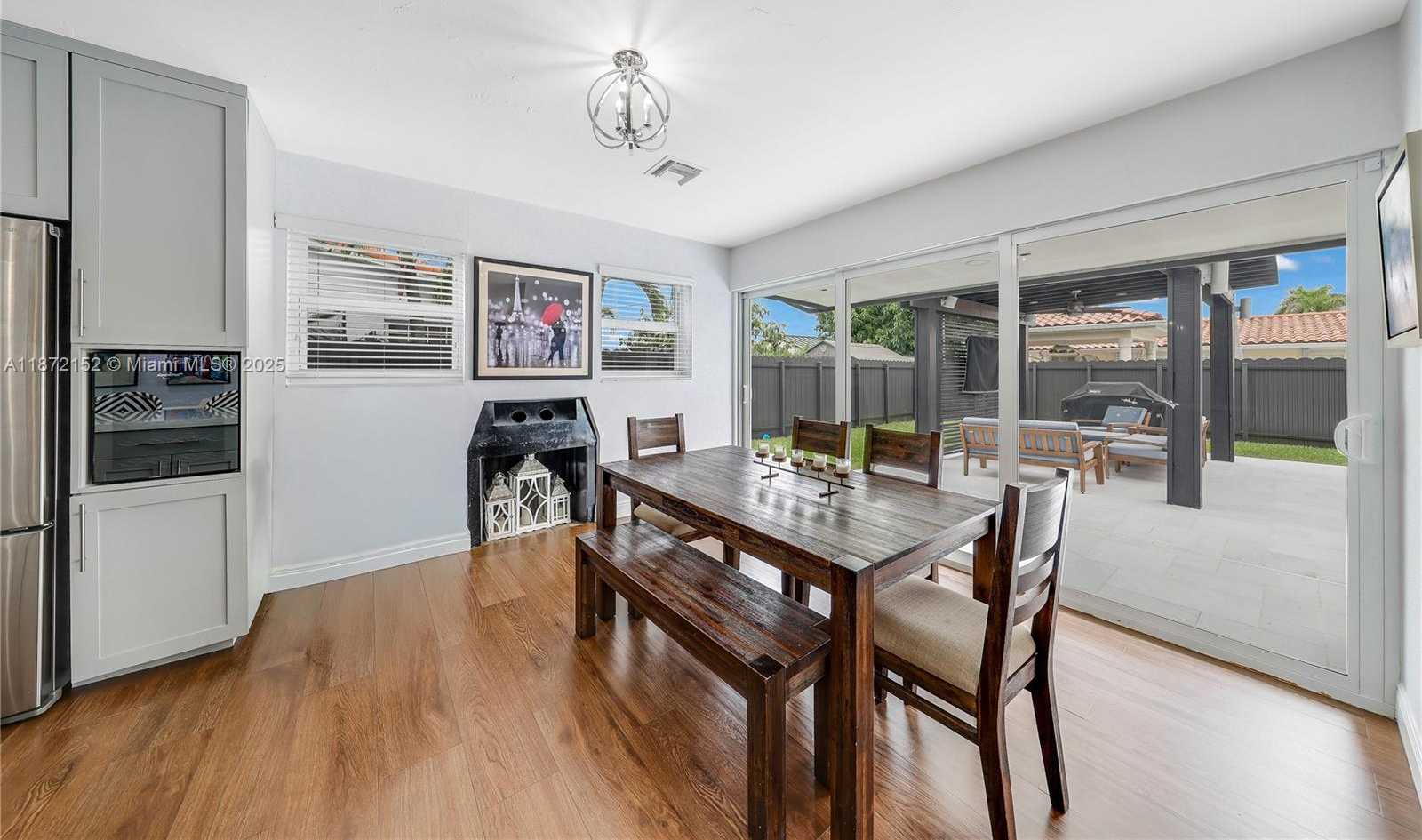 Small Image of 9271 SOUTH WEST 58 TERR, Miami Number 9