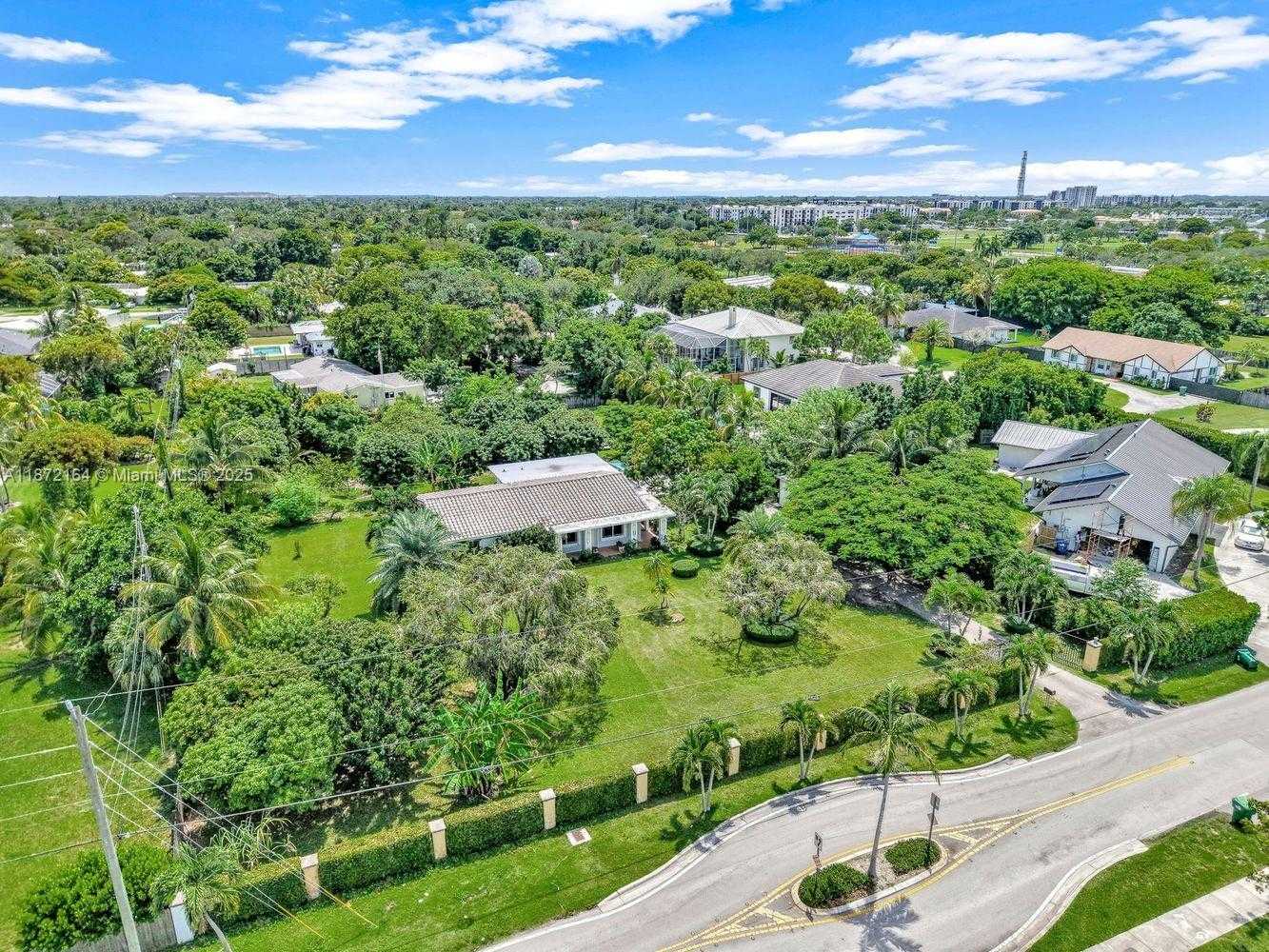 Small Image of 9340 SOUTH WEST 174TH ST, Palmetto Bay Number 8