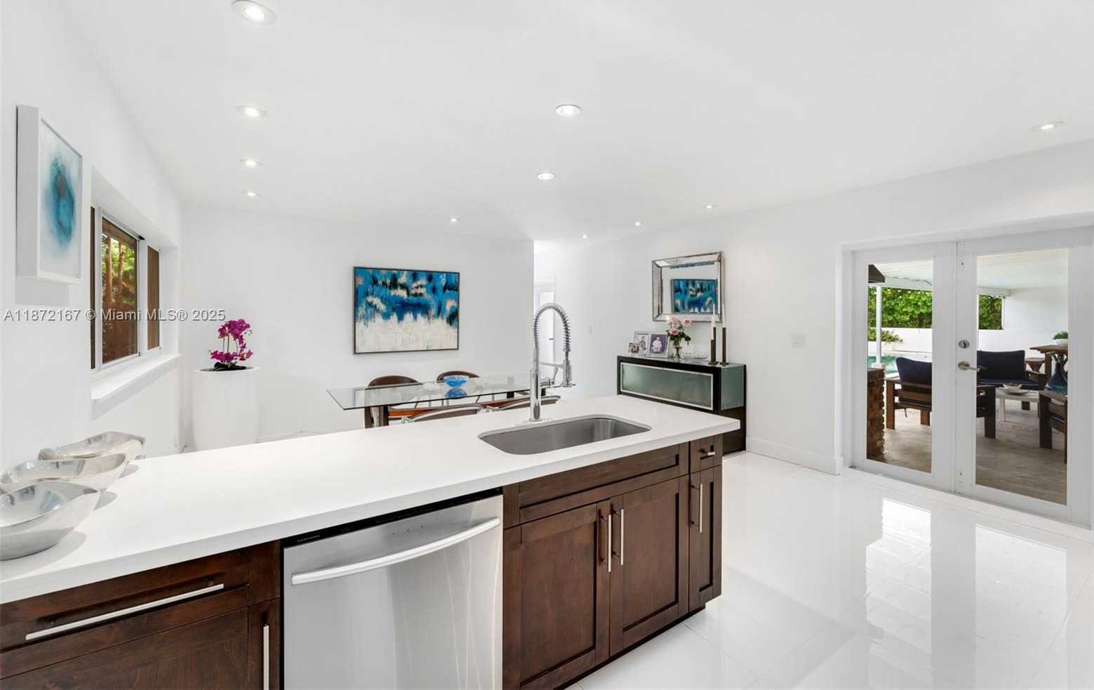 Small Image of 12401 SOUTH WEST 68TH CT, Pinecrest Number 12
