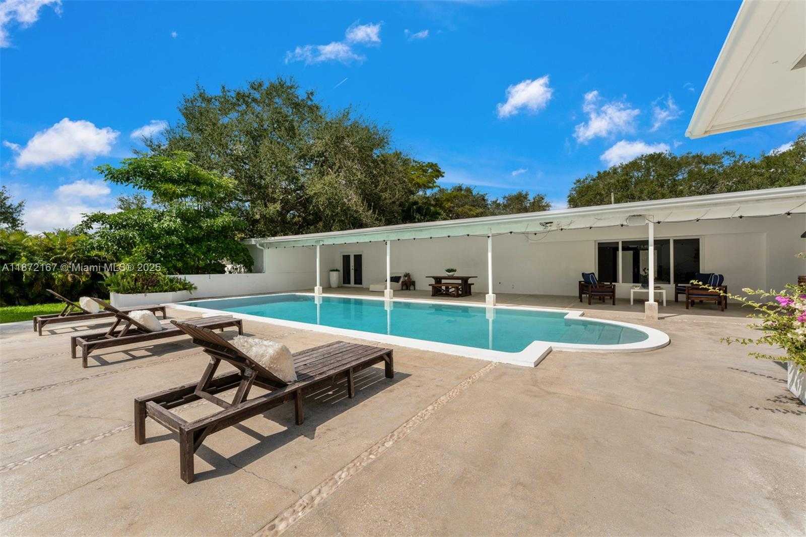 Small Image of 12401 SOUTH WEST 68TH CT, Pinecrest Number 25