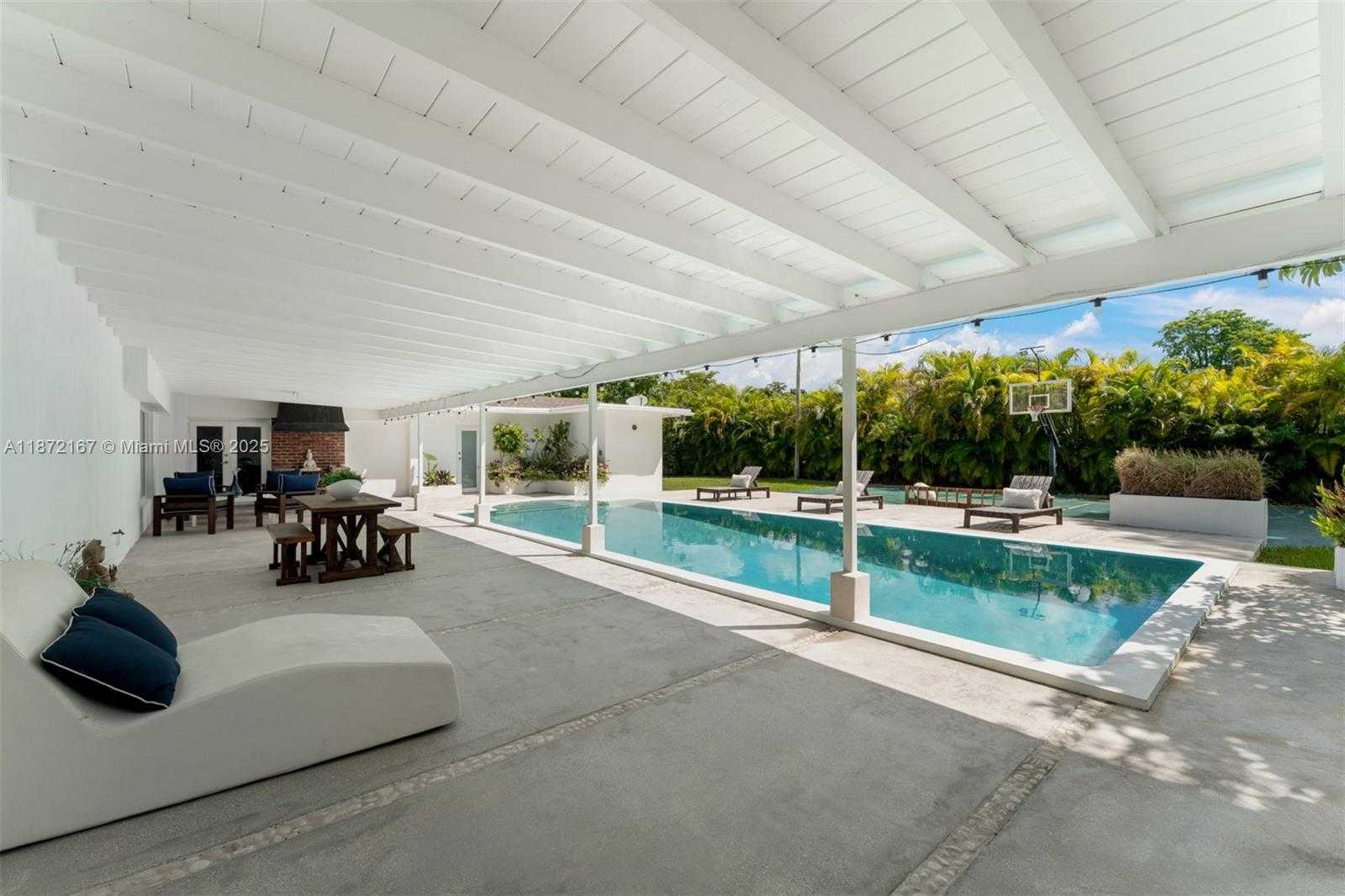 Small Image of 12401 SOUTH WEST 68TH CT, Pinecrest Number 28