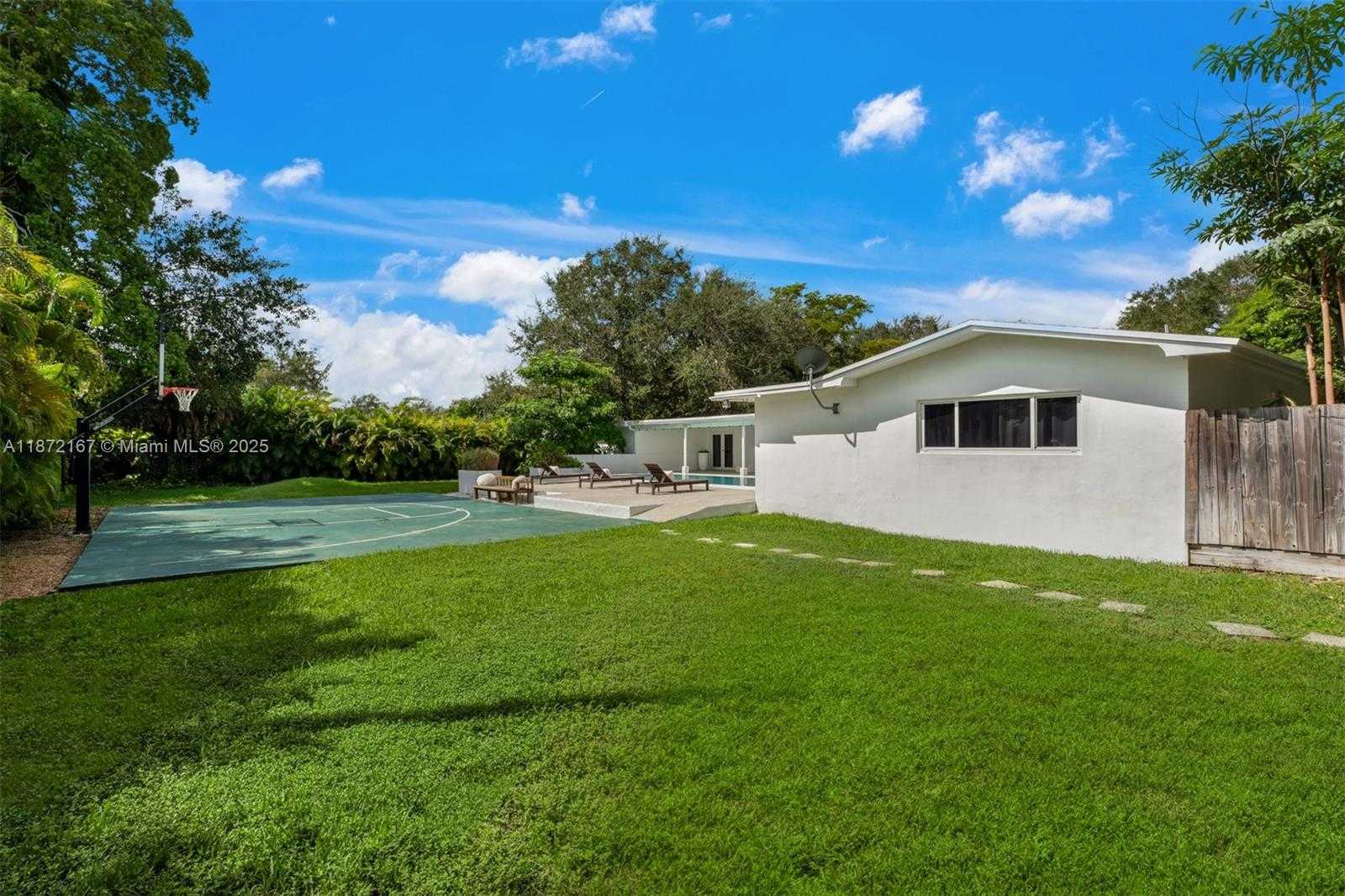 Small Image of 12401 SOUTH WEST 68TH CT, Pinecrest Number 34