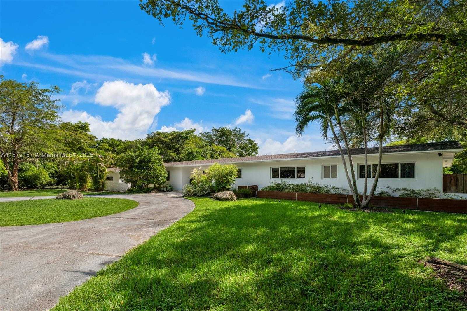 Small Image of 12401 SOUTH WEST 68TH CT, Pinecrest Number 36