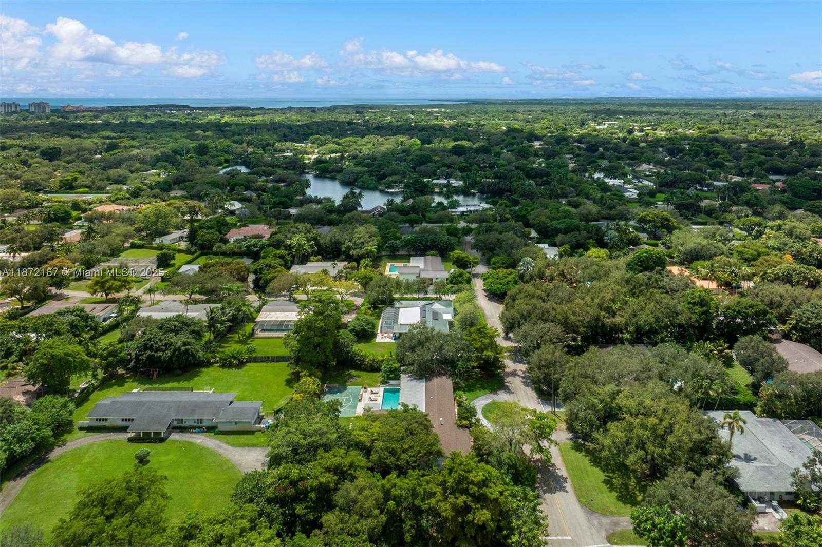 Small Image of 12401 SOUTH WEST 68TH CT, Pinecrest Number 40