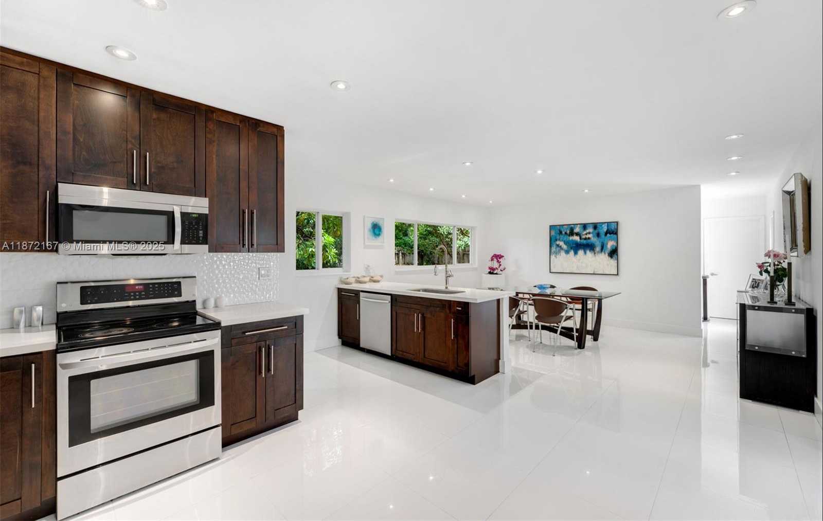 Small Image of 12401 SOUTH WEST 68TH CT, Pinecrest Number 9
