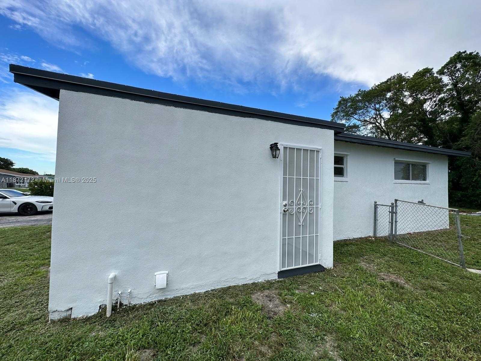Small Image of 1344 9TH ST, West Palm Beach Number 20