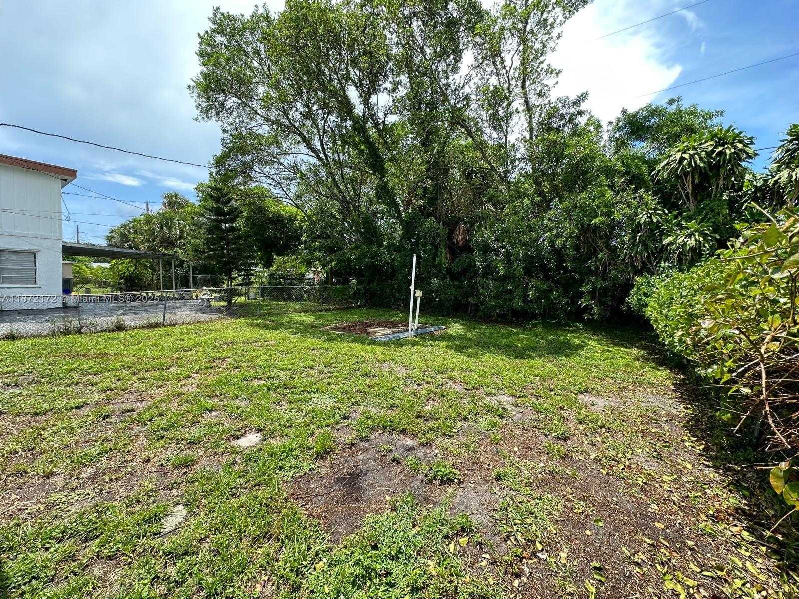 Small Image of 1344 9TH ST, West Palm Beach Number 25