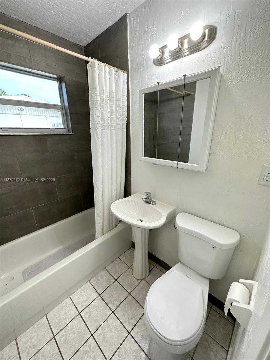 Small Image of 1344 9TH ST, West Palm Beach Number 8
