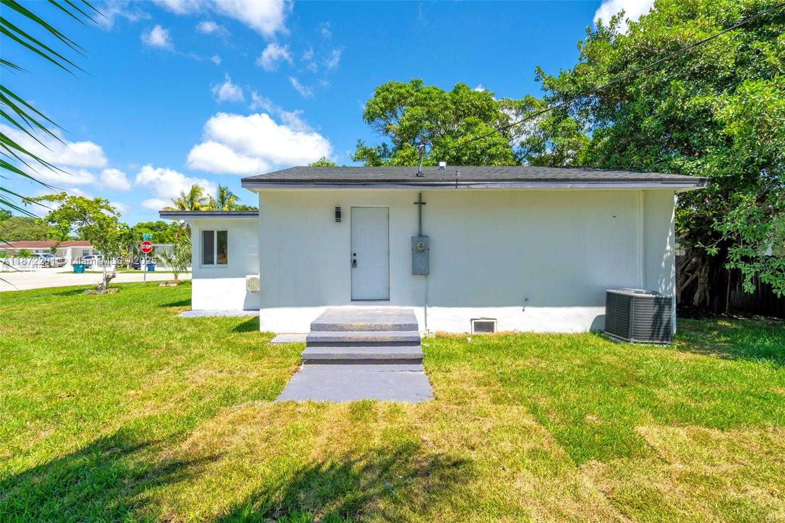 Small Image of 4390 NORTH WEST 171ST ST, Miami Gardens Number 18