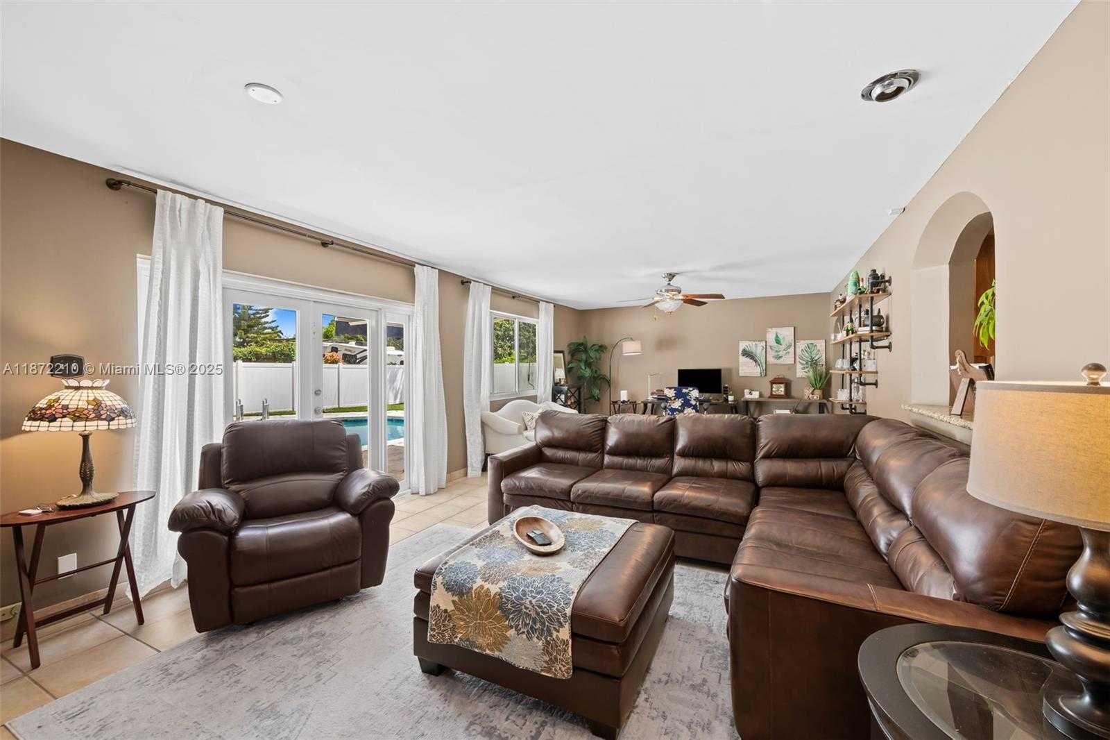 Small Image of 1925 NORTH 39TH AVE, Hollywood Number 14