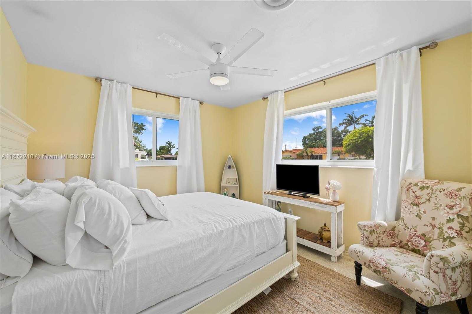 Small Image of 1925 NORTH 39TH AVE, Hollywood Number 18