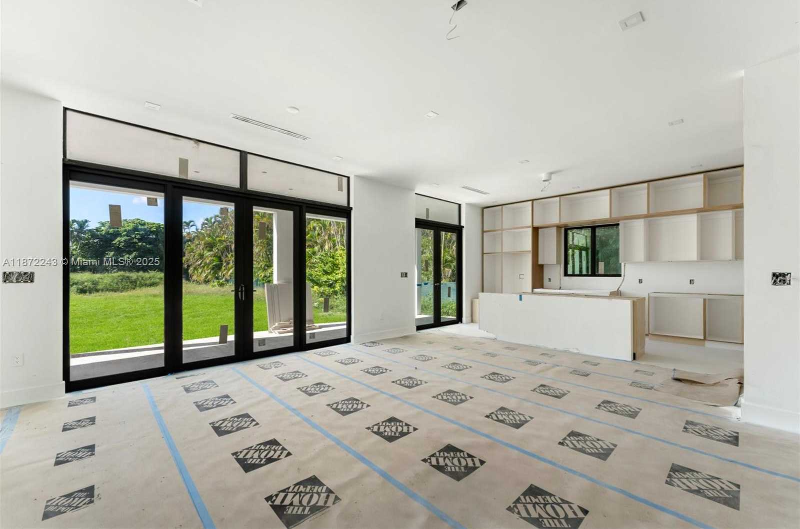Small Image of Pinecrest Number 6