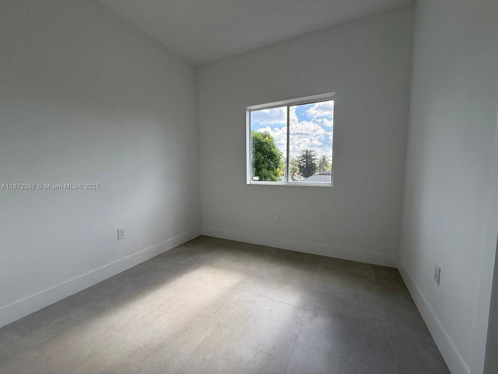 Small Image of 2788 NORTH WEST 9TH PL, Fort Lauderdale Number 14