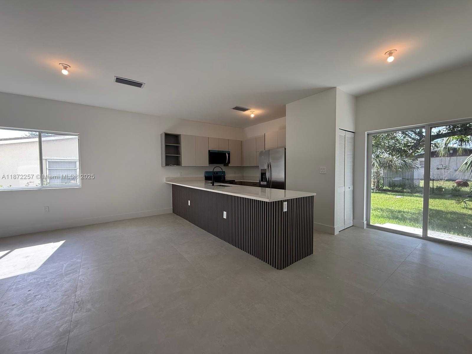 Small Image of 2788 NORTH WEST 9TH PL, Fort Lauderdale Number 4