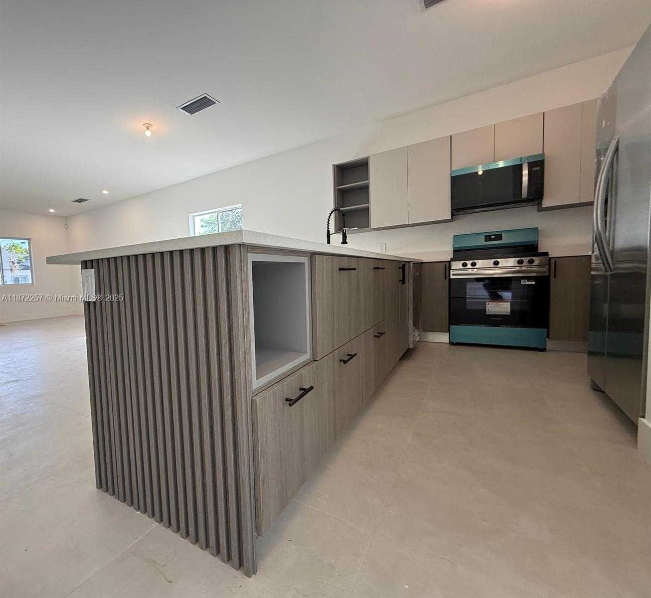 Small Image of 2788 NORTH WEST 9TH PL, Fort Lauderdale Number 5