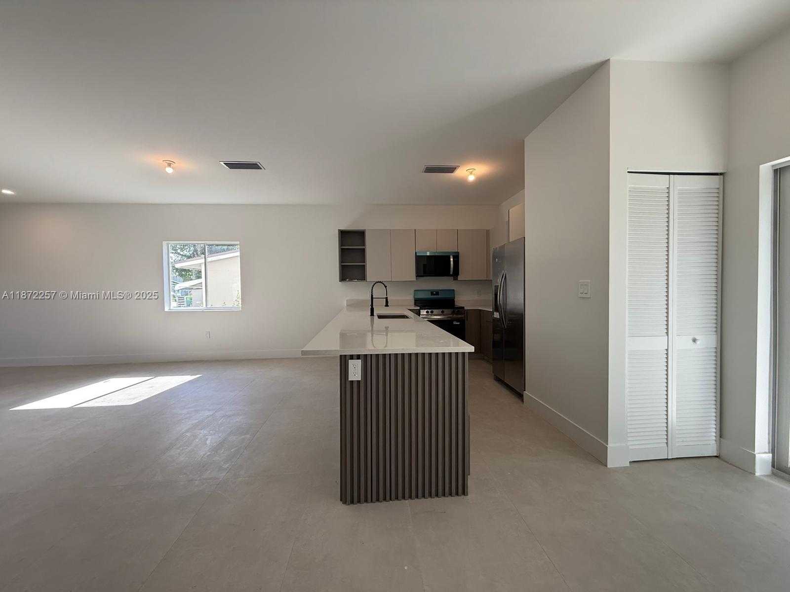 Small Image of 2788 NORTH WEST 9TH PL, Fort Lauderdale Number 6