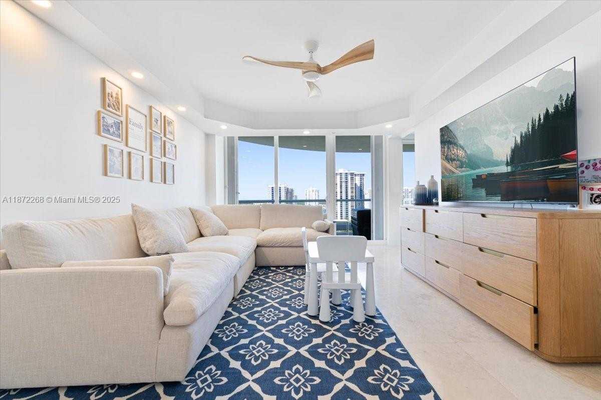 Small Image of 7000 ISLAND BLVD #1402, Aventura Number 10