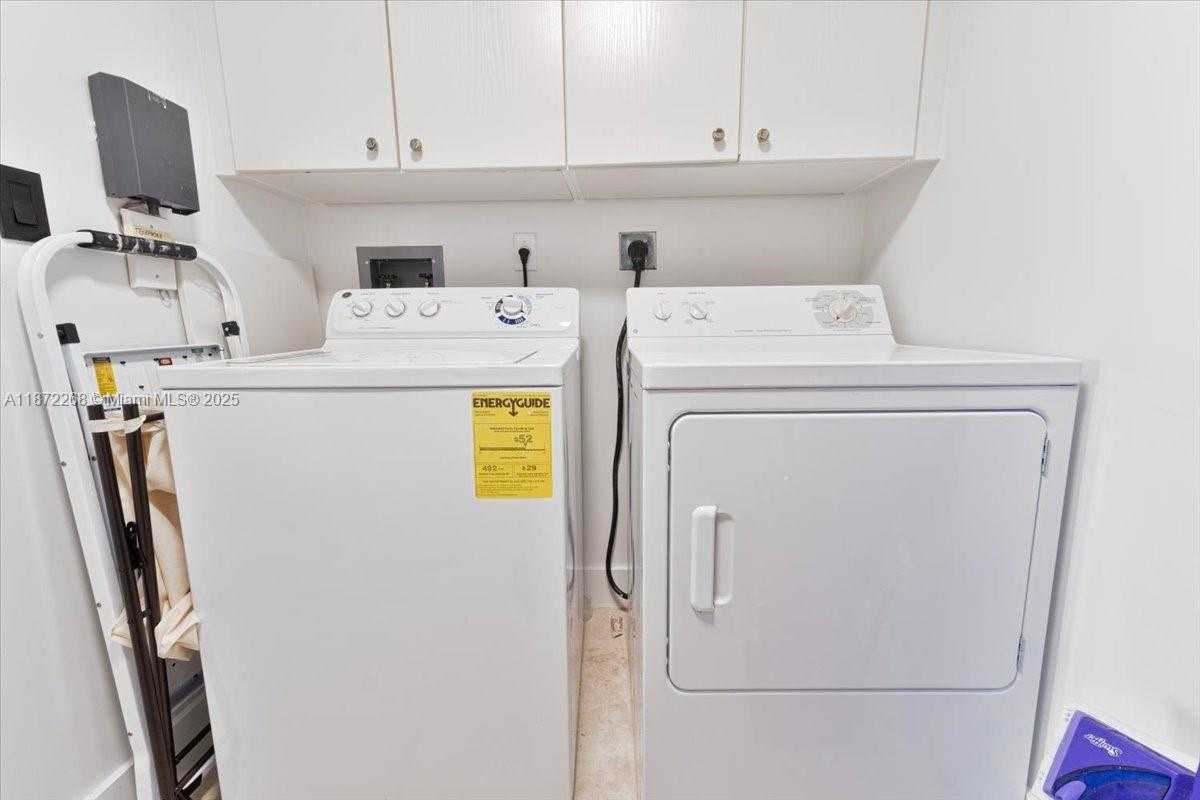 Small Image of 7000 ISLAND BLVD #1402, Aventura Number 12