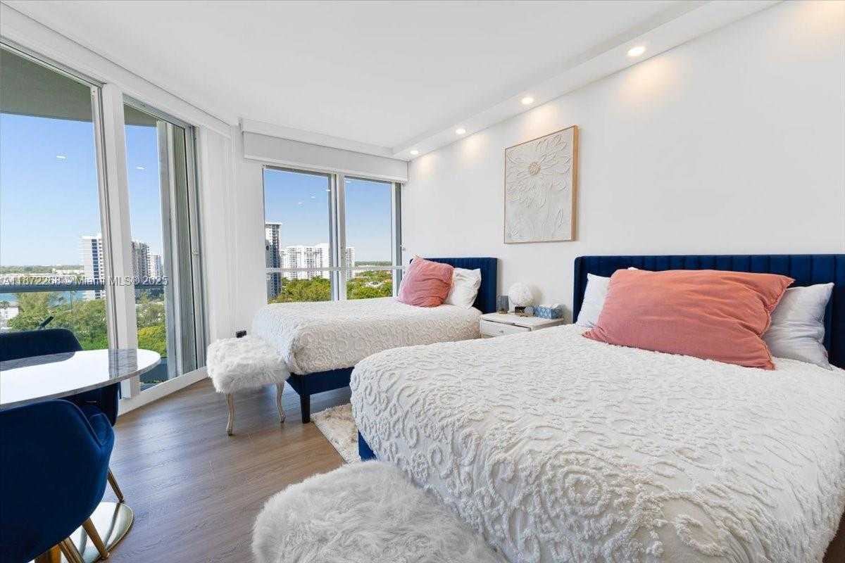 Small Image of 7000 ISLAND BLVD #1402, Aventura Number 13