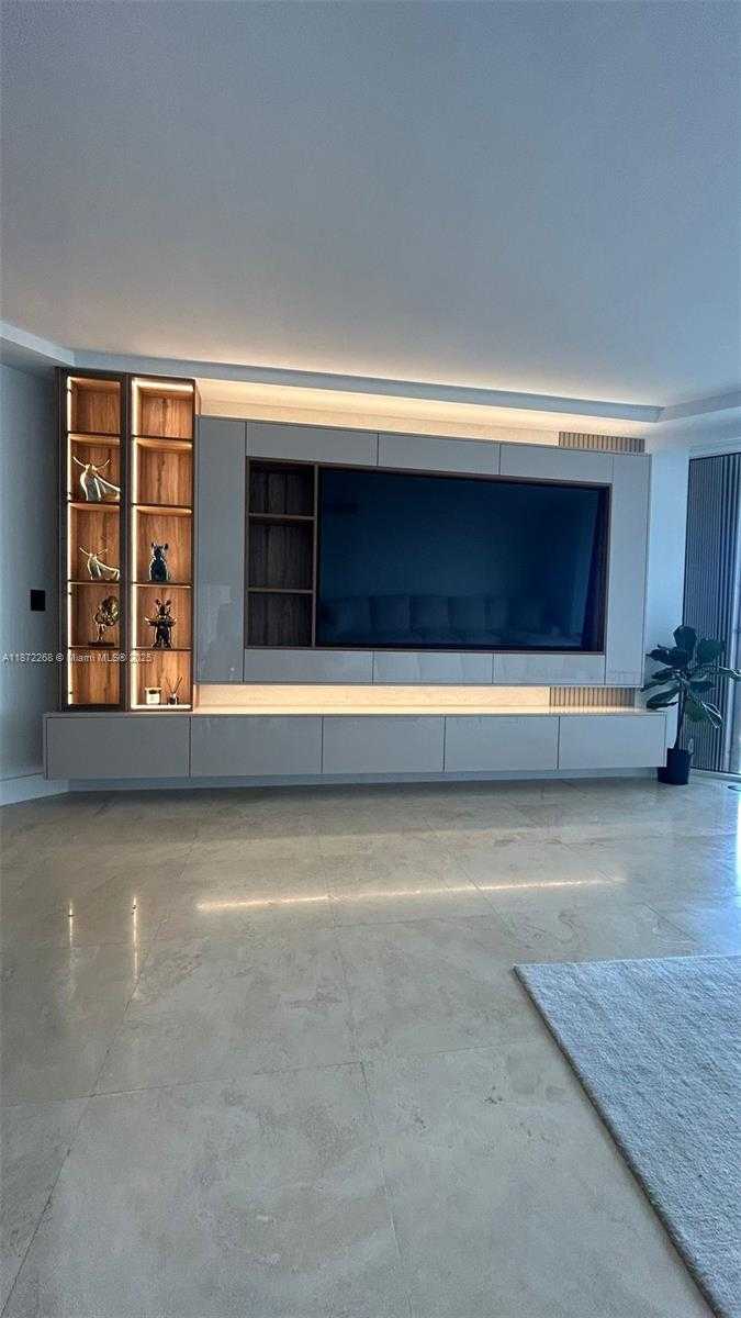 Small Image of 7000 ISLAND BLVD #1402, Aventura Number 14