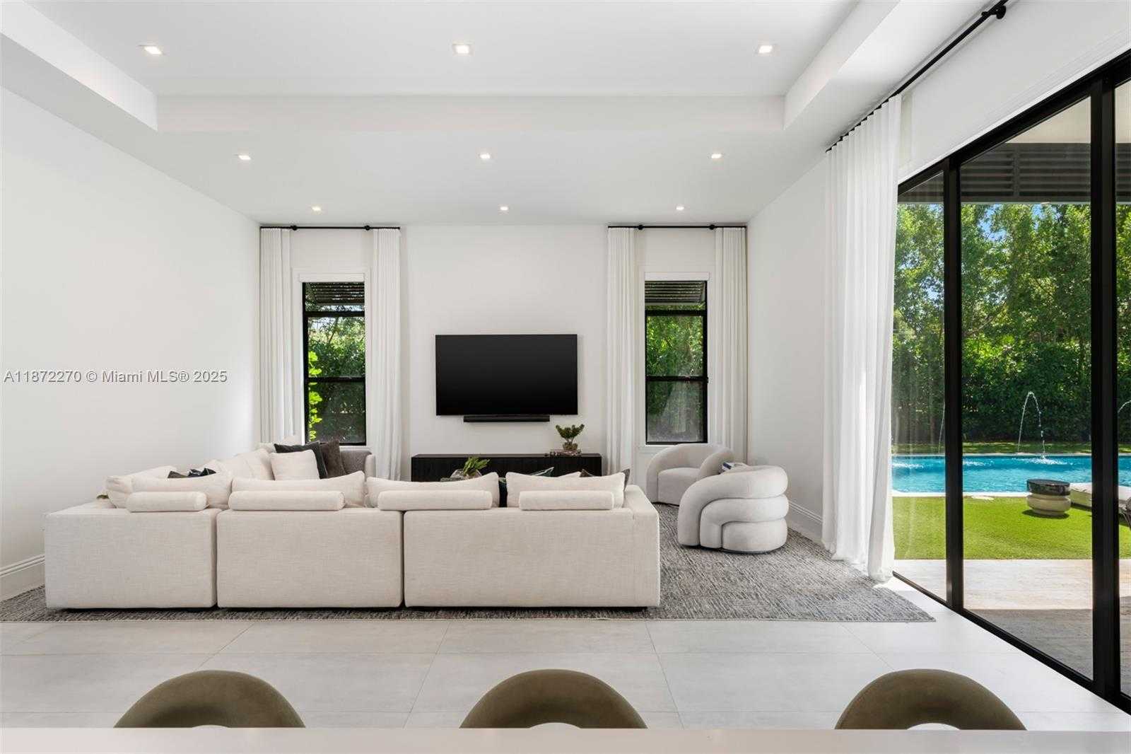 Small Image of 9445 SOUTH WEST 72ND CT, Pinecrest Number 15