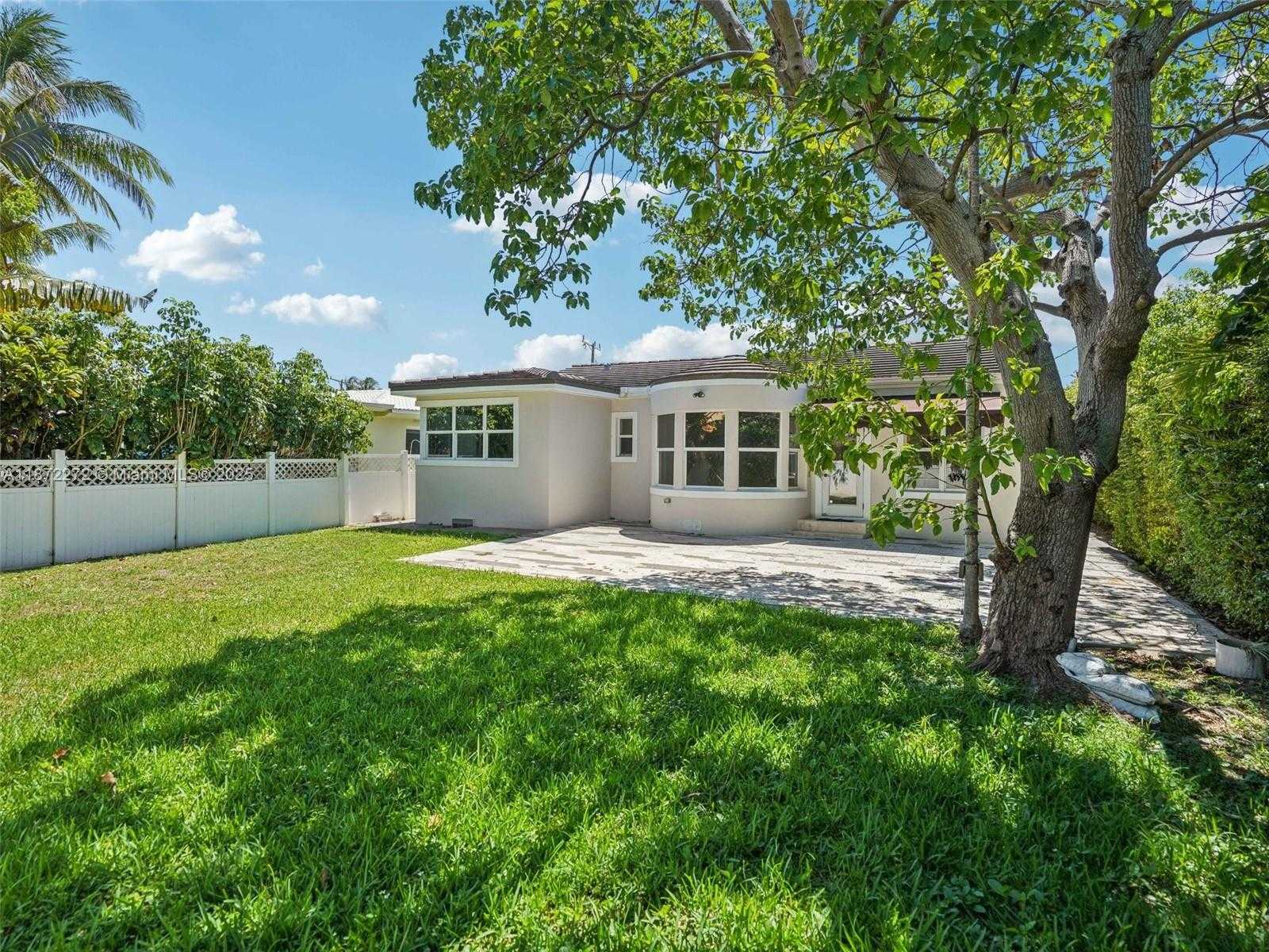 Small Image of 8875 ABBOTT AVENUE, Surfside Number 28