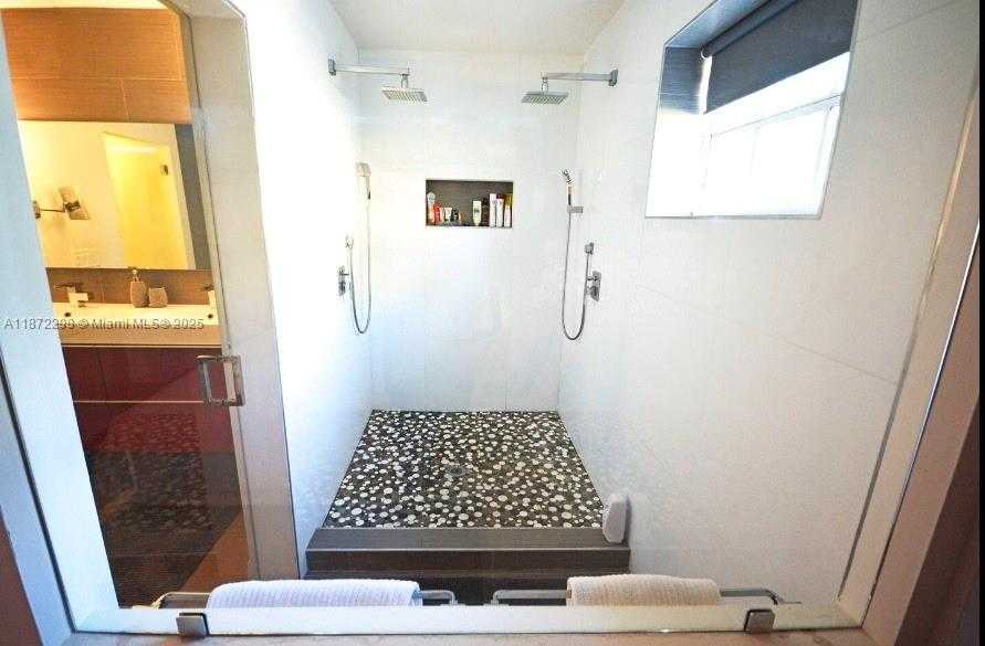 Small Image of 909 NORTH 13TH CT, Hollywood Number 15