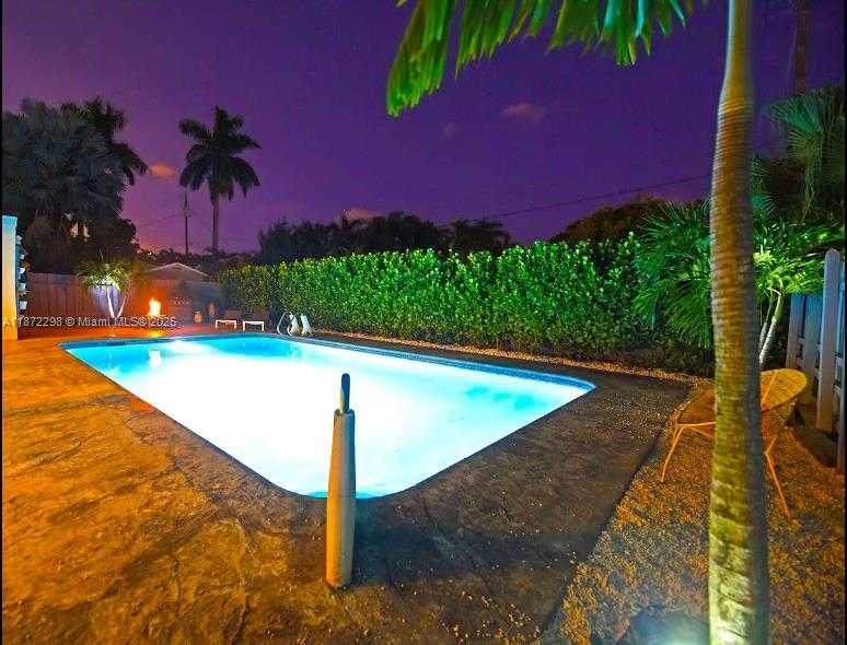 Small Image of 909 NORTH 13TH CT, Hollywood Number 16