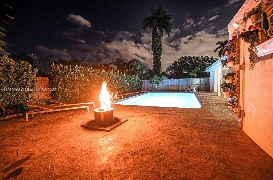 Small Image of 909 NORTH 13TH CT, Hollywood Number 22