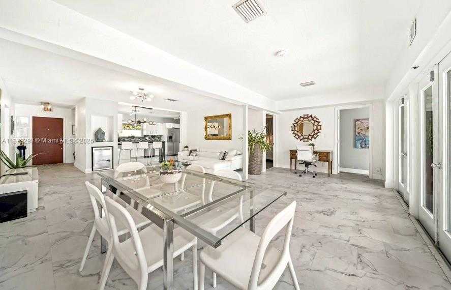 Small Image of 909 NORTH 13TH CT, Hollywood Number 5