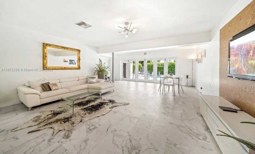 Small Image of 909 NORTH 13TH CT, Hollywood Number 6