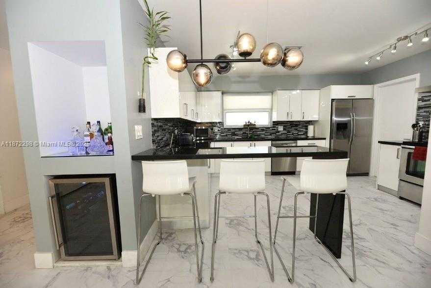 Small Image of 909 NORTH 13TH CT, Hollywood Number 9