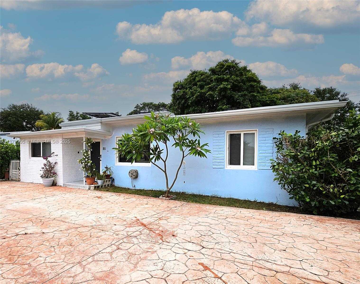 Small Image of 85 NORTH WEST 126TH ST, North Miami Number 3