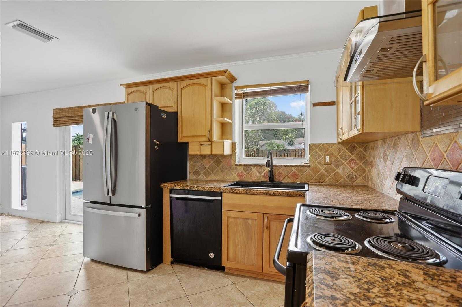 Small Image of 2681 NORTH WEST 63RD AVE, Margate Number 6