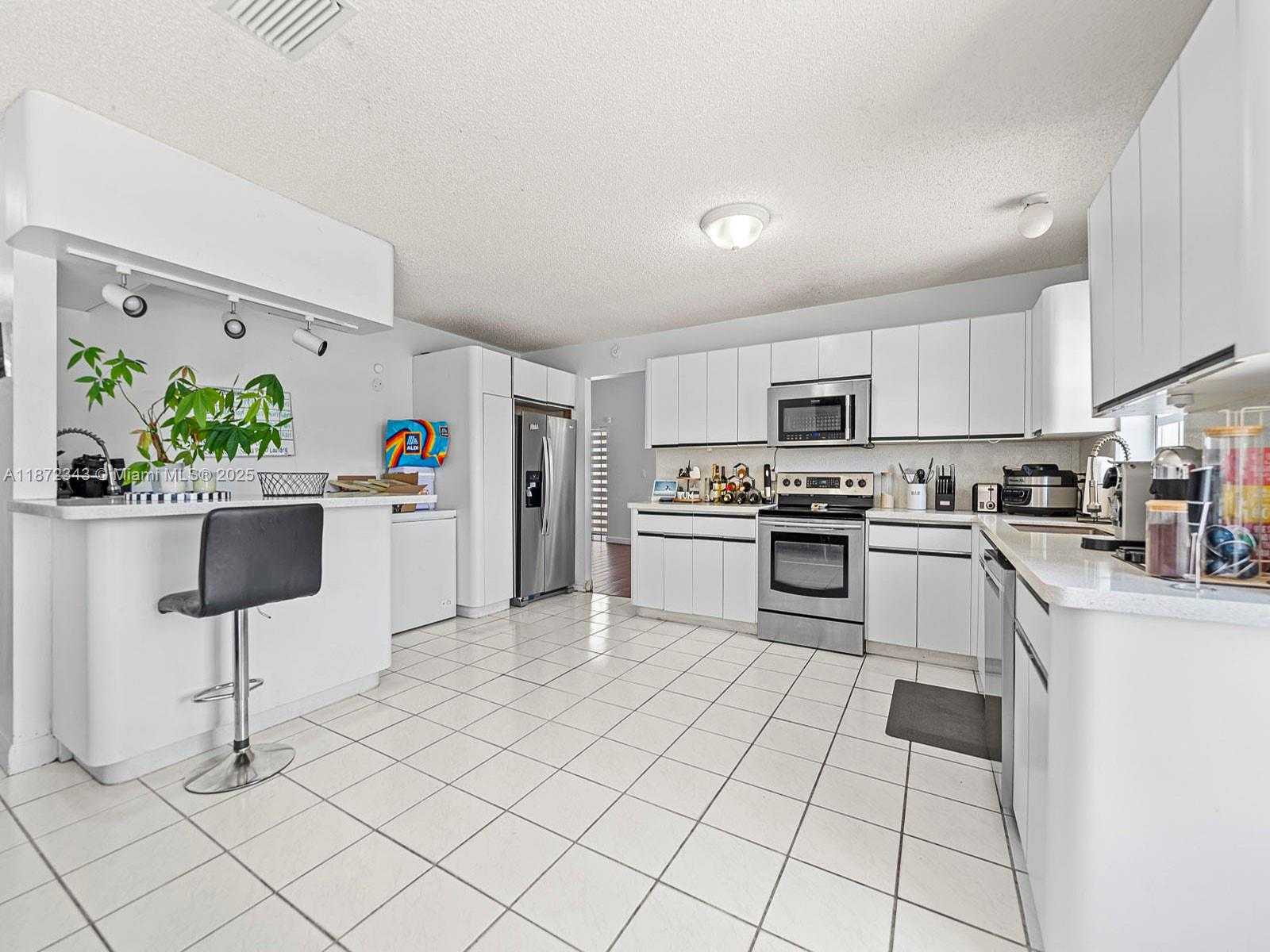 Small Image of 15321 SOUTH WEST 59TH ST, Miami Number 47