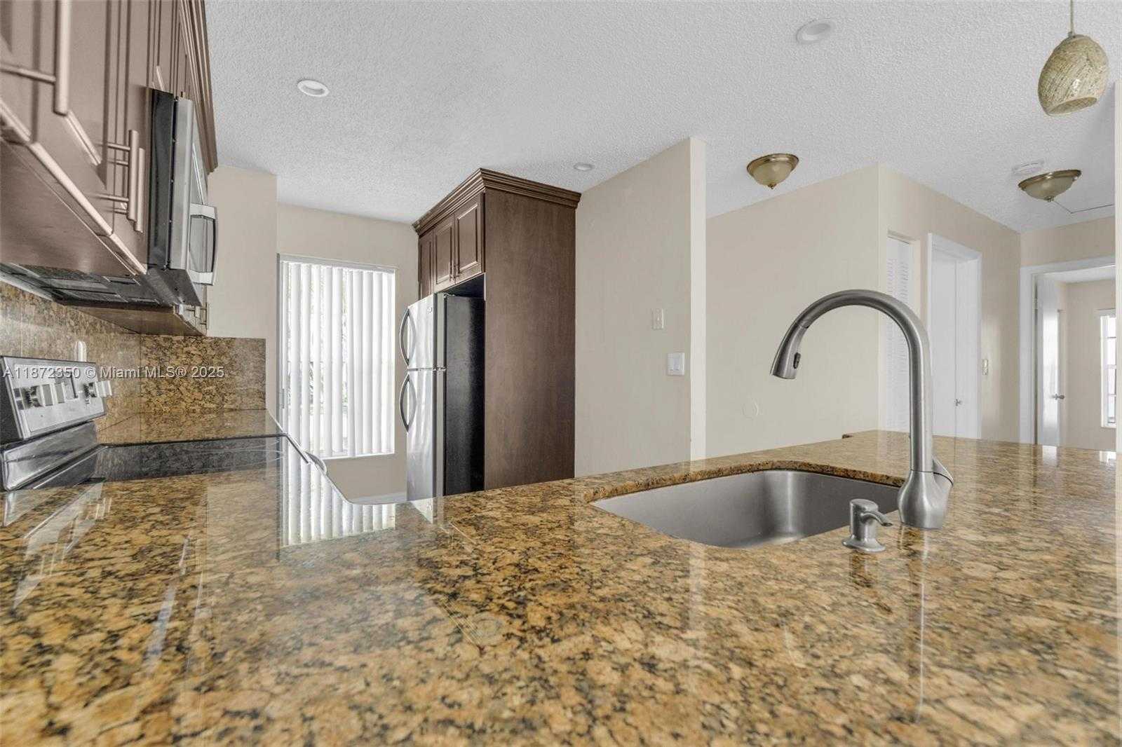Small Image of 5904 WOODLAND POINT PL, Tamarac Number 13
