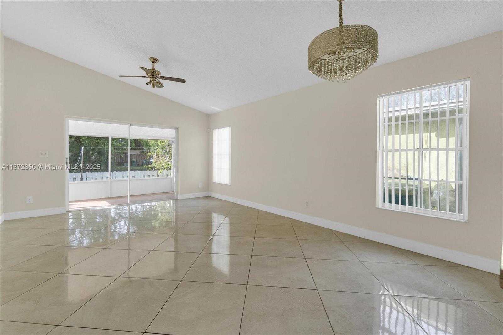 Small Image of 5904 WOODLAND POINT PL, Tamarac Number 16
