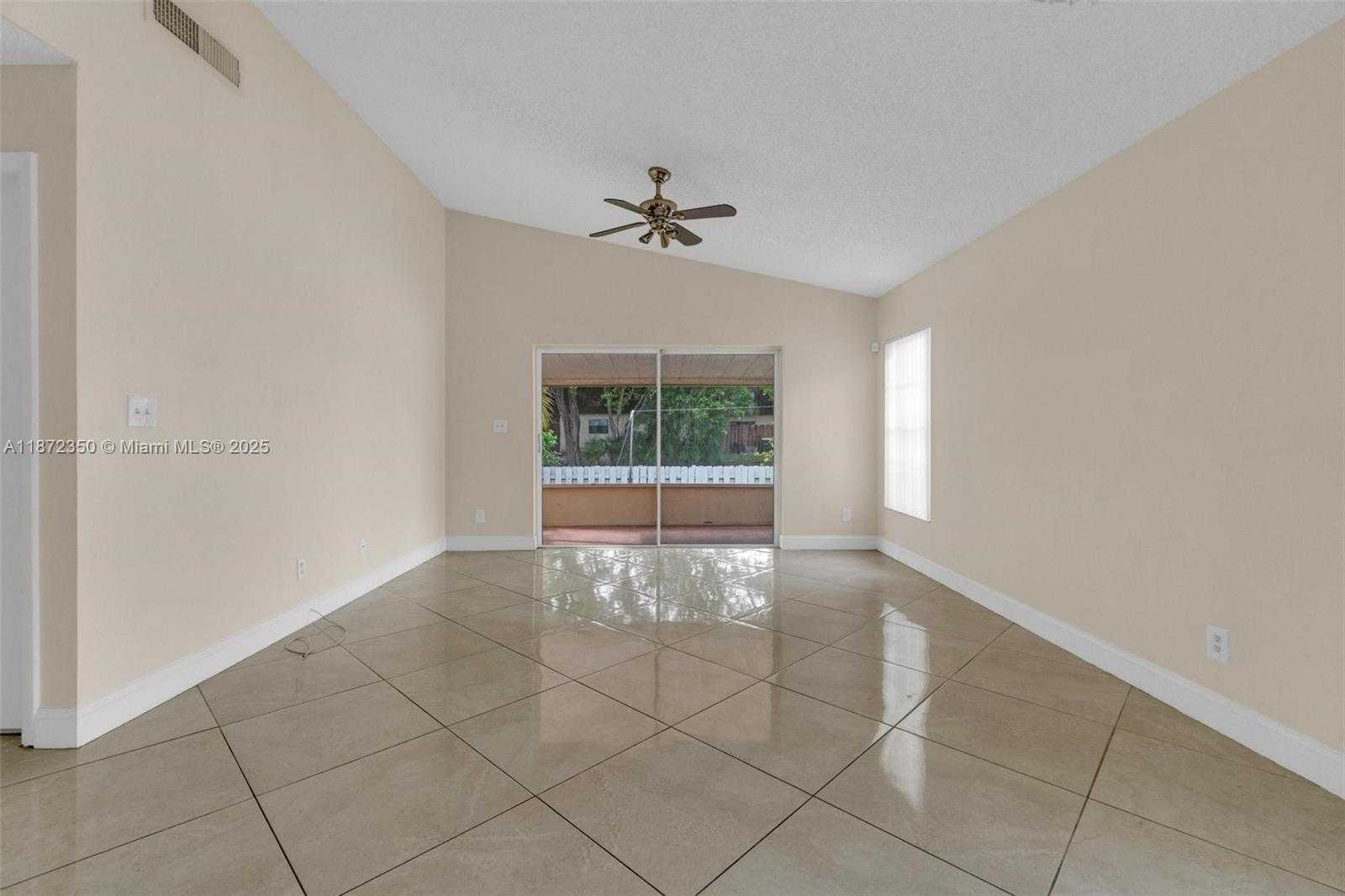 Small Image of 5904 WOODLAND POINT PL, Tamarac Number 17