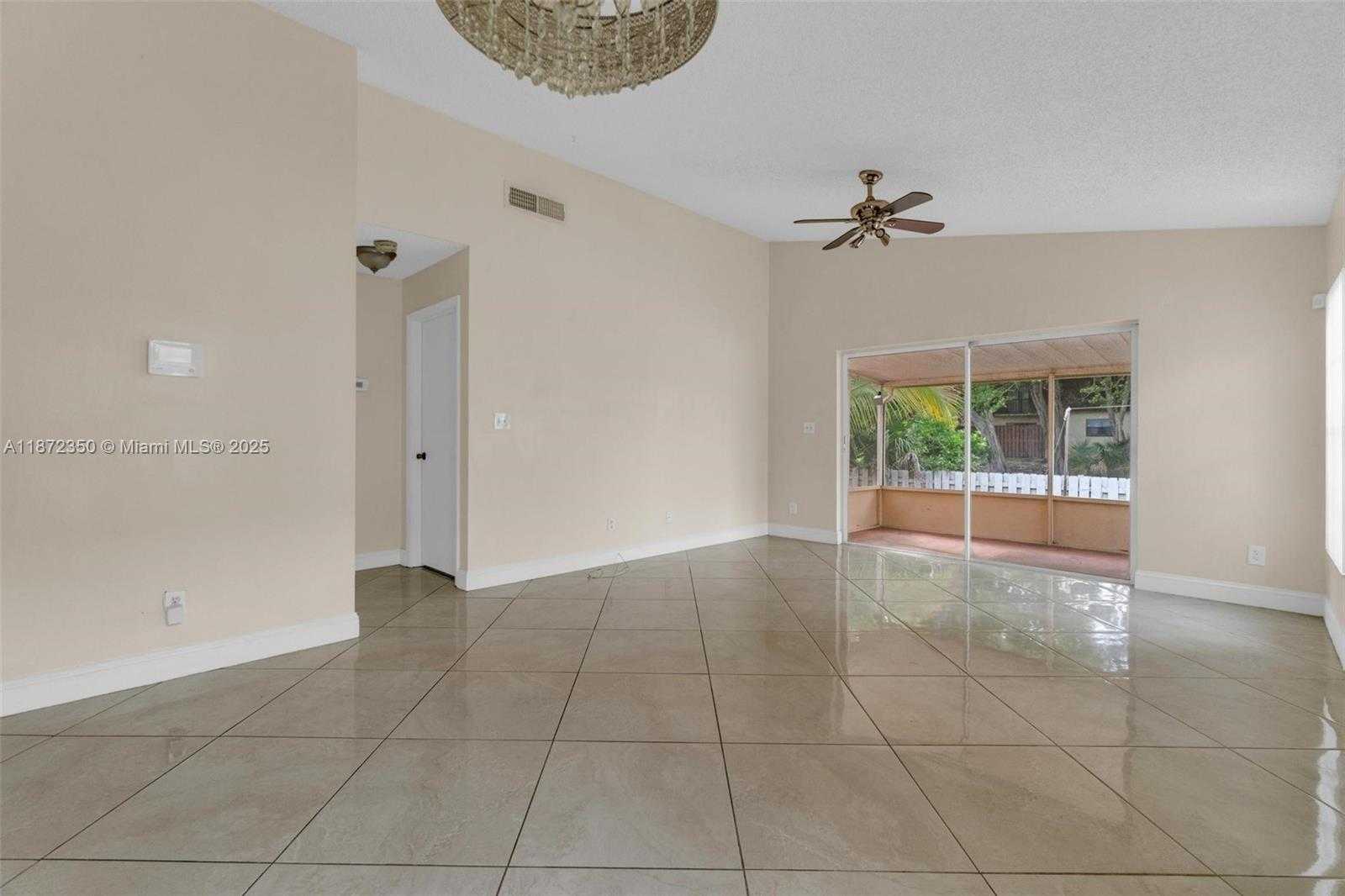 Small Image of 5904 WOODLAND POINT PL, Tamarac Number 18