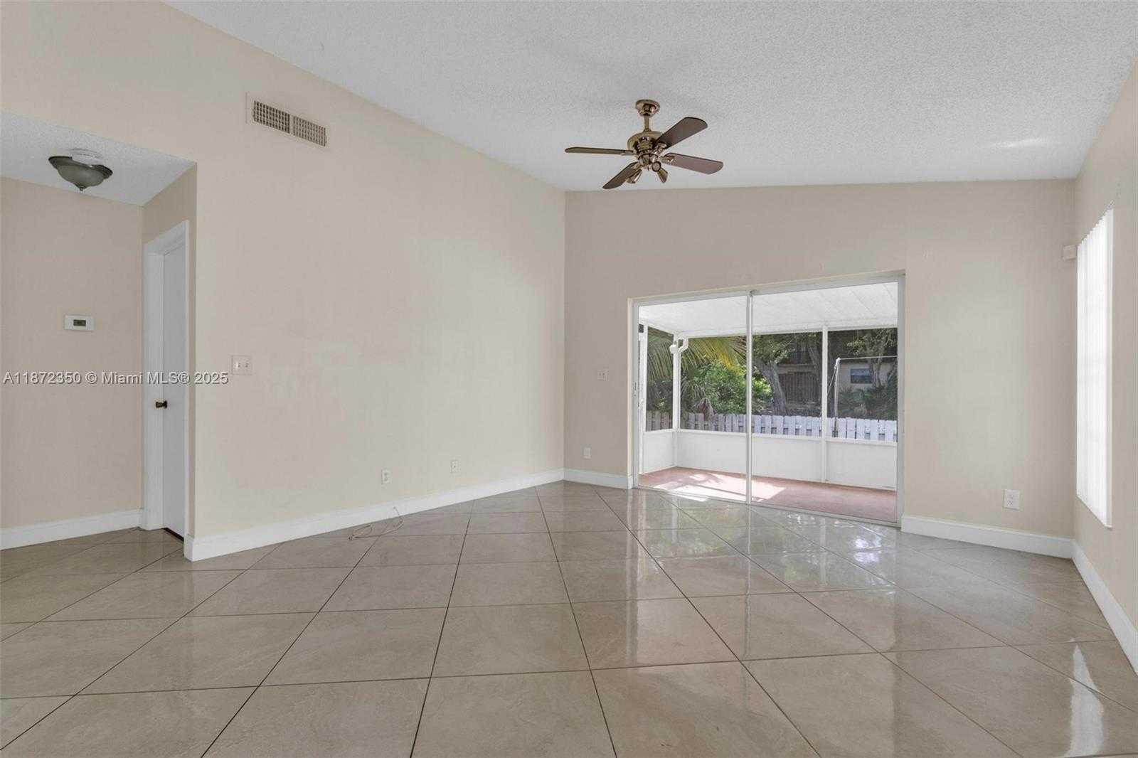 Small Image of 5904 WOODLAND POINT PL, Tamarac Number 24
