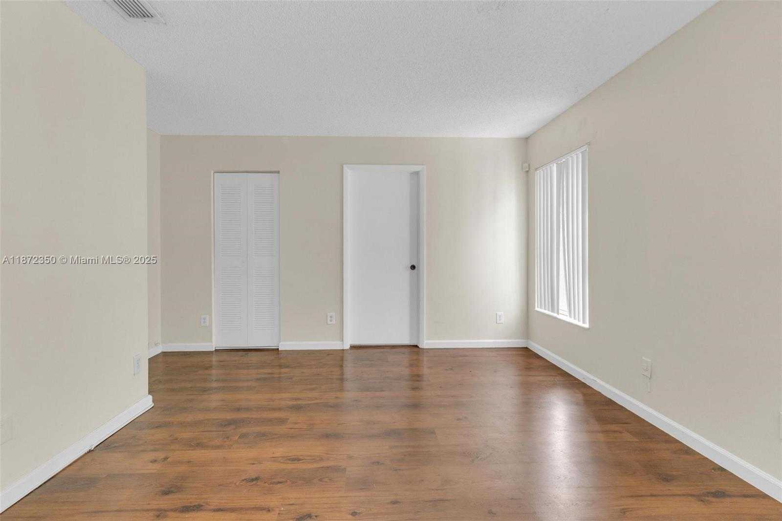 Small Image of 5904 WOODLAND POINT PL, Tamarac Number 26