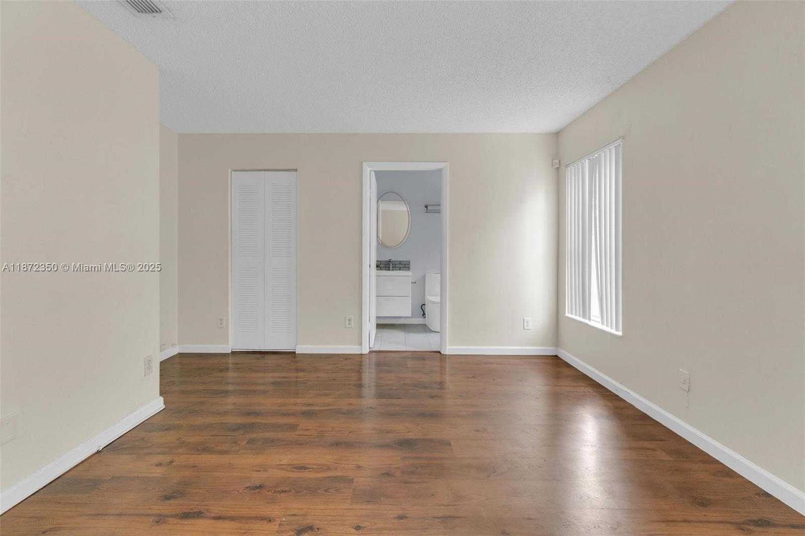 Small Image of 5904 WOODLAND POINT PL, Tamarac Number 27